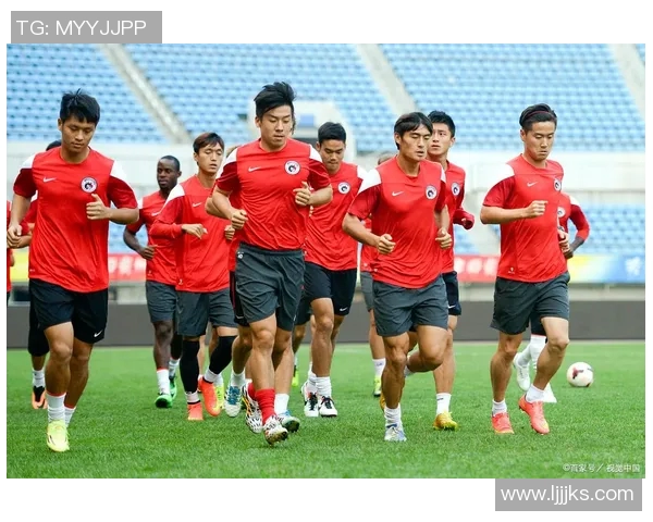 恒大赢得中超冠军，球迷欢呼雀跃，彰显实力雄厚